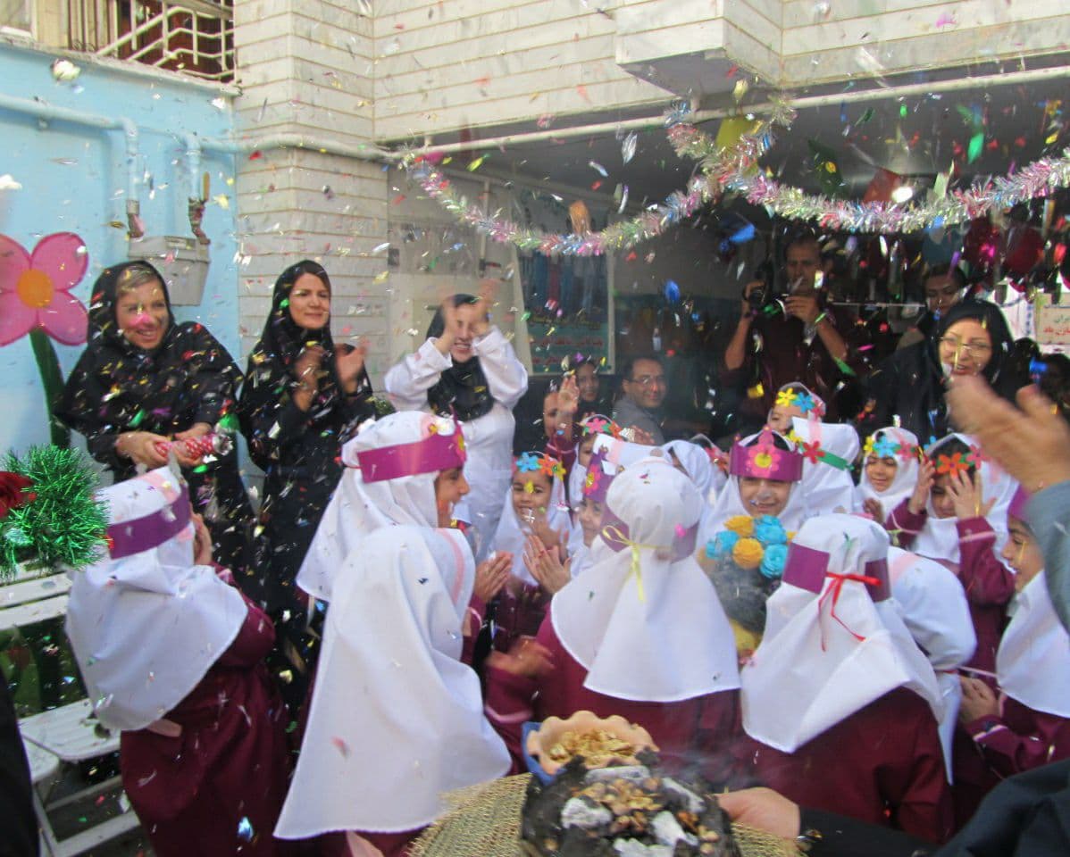 دبستان ایران