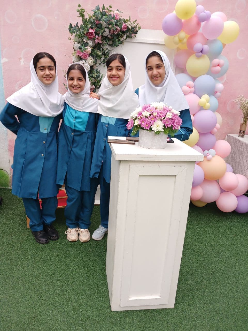 دبستان ایران