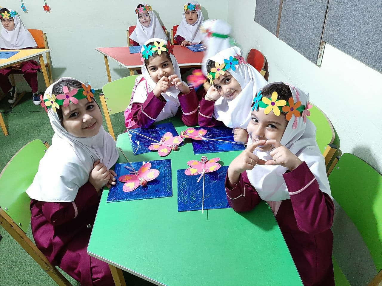 دبستان ایران