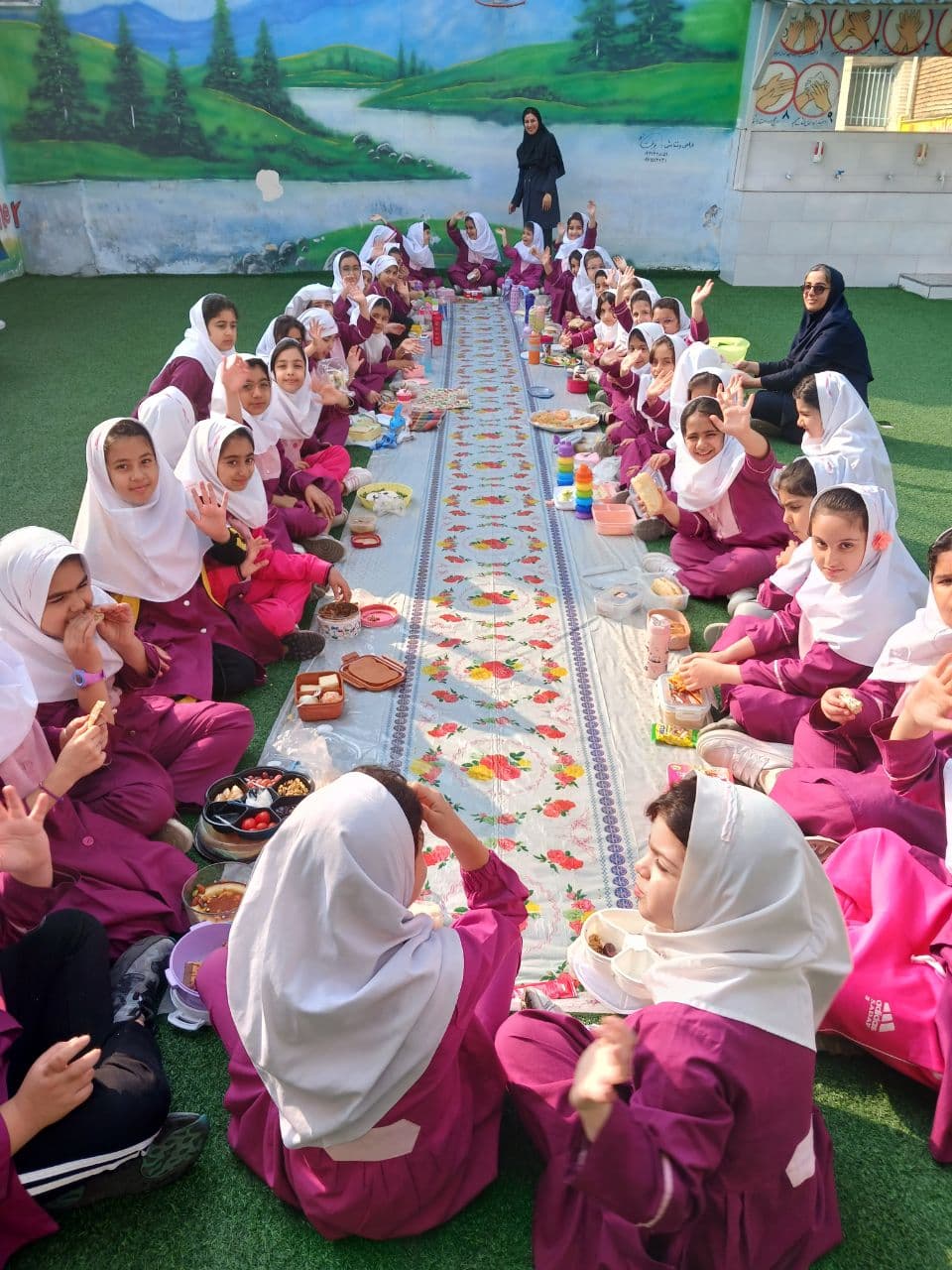 دبستان ایران